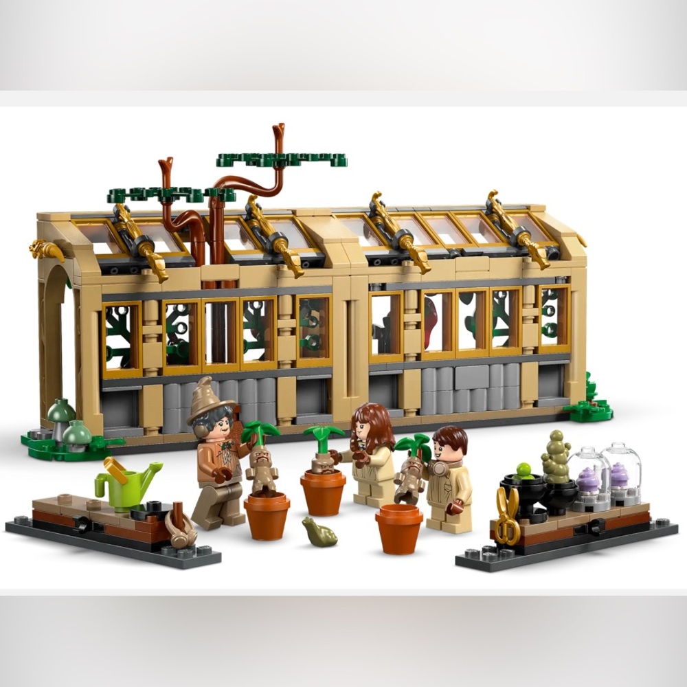 LEGO Harry Potter Hogwarts Castle: Herbology Class 76445 NEW in Sealed Box - Picture 2 of 7